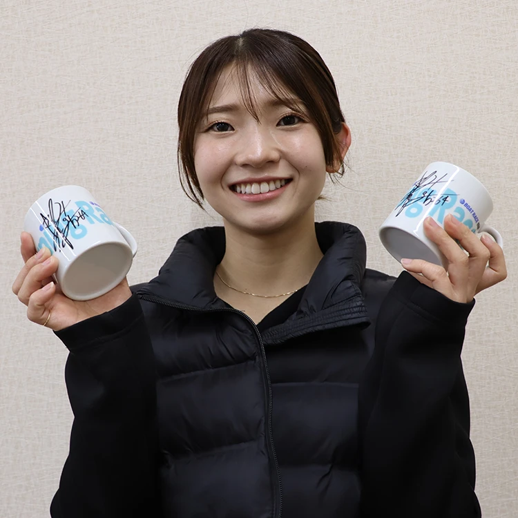5264 登みひ果 選手 サイン入りマグカップ