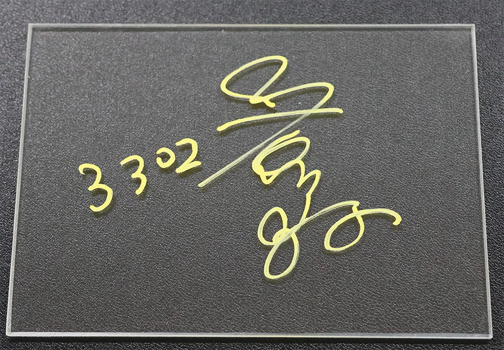 3302 谷川里江 選手 サイン入りアクリルボード