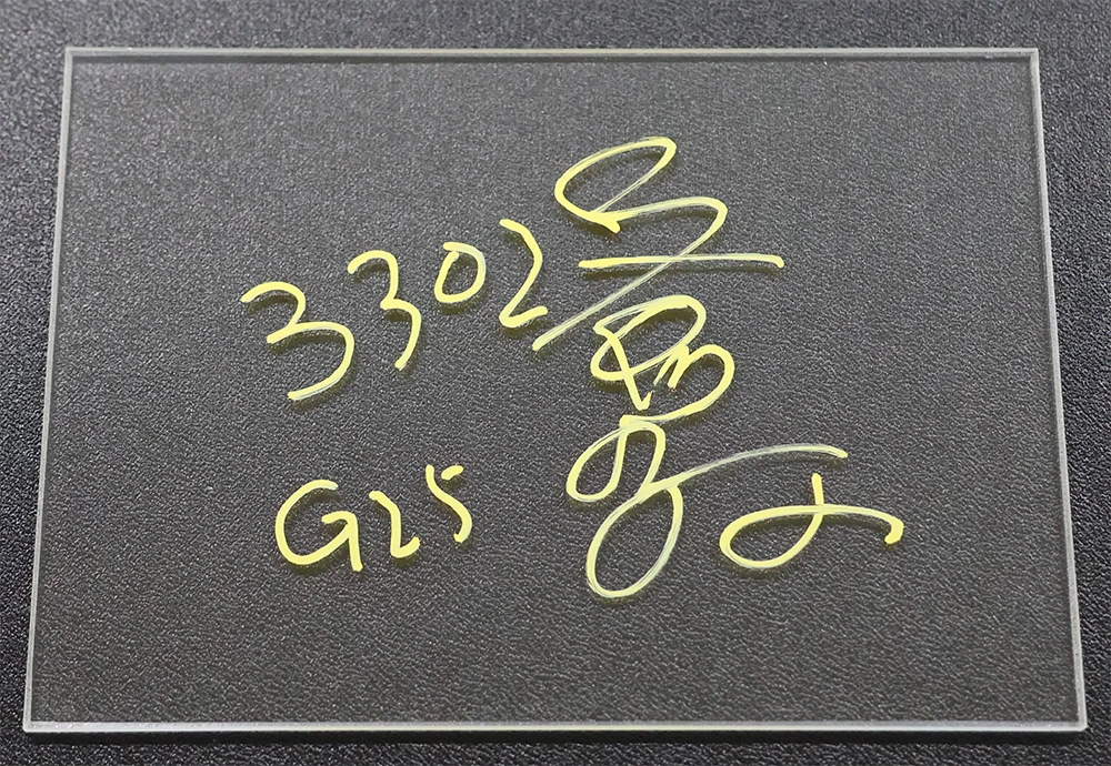 3302 谷川里江 選手 サイン入りアクリルボード